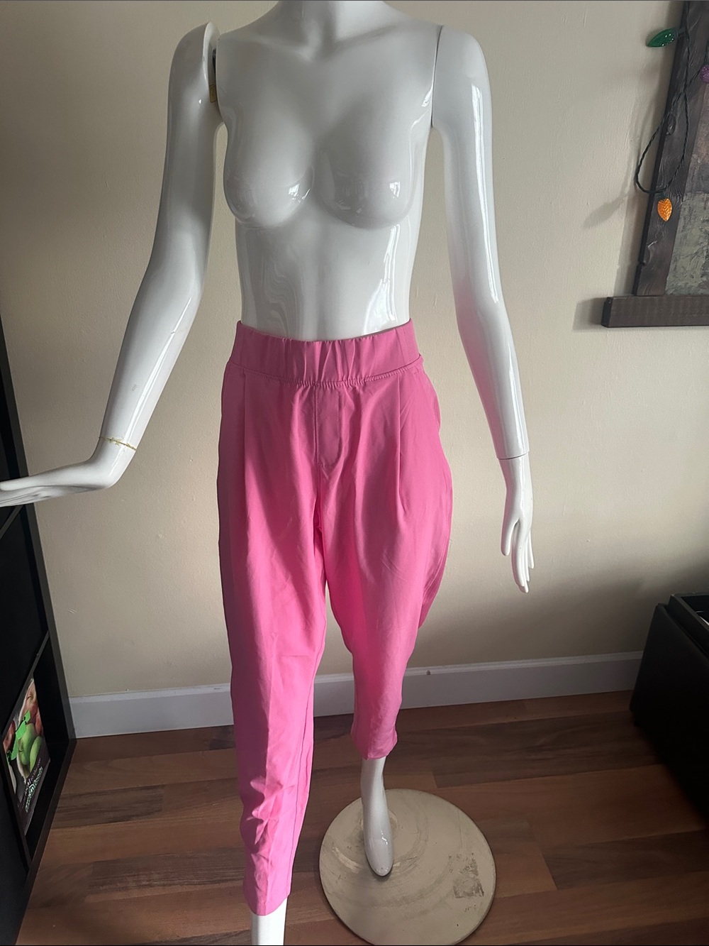 Apana Pink Cropped Tapered Jogger Pants